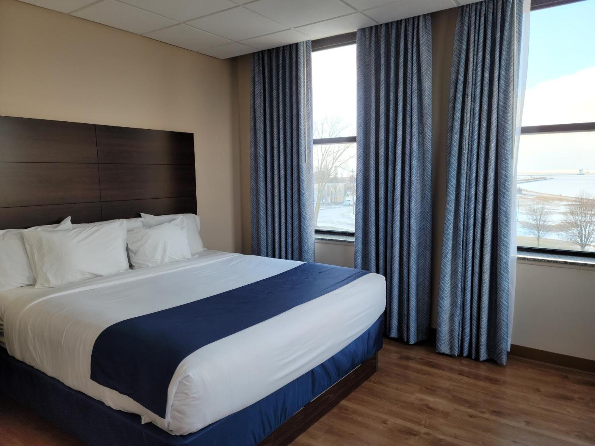 Ariel Broadway Hotel Lorain Exteriör bild