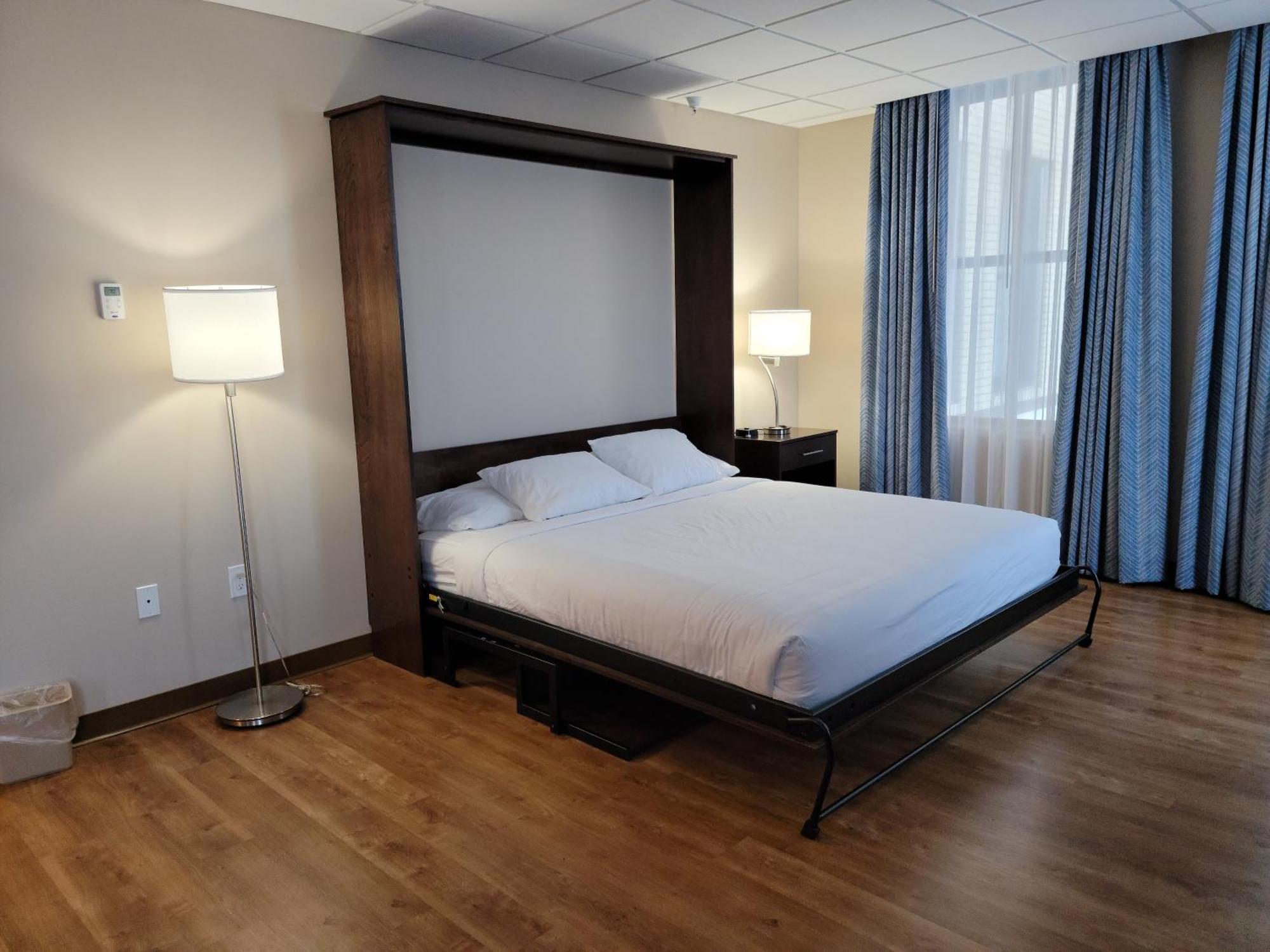 Ariel Broadway Hotel Lorain Exteriör bild