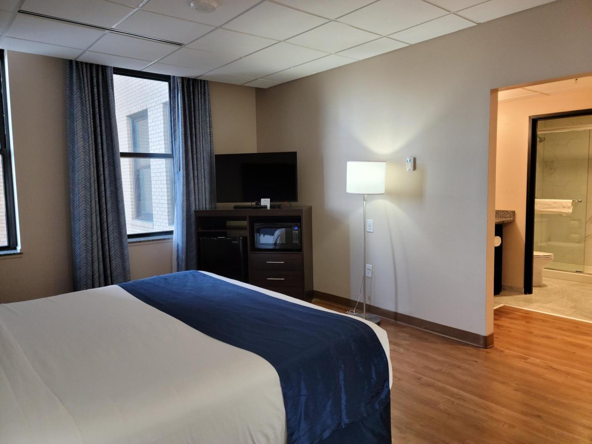 Ariel Broadway Hotel Lorain Exteriör bild